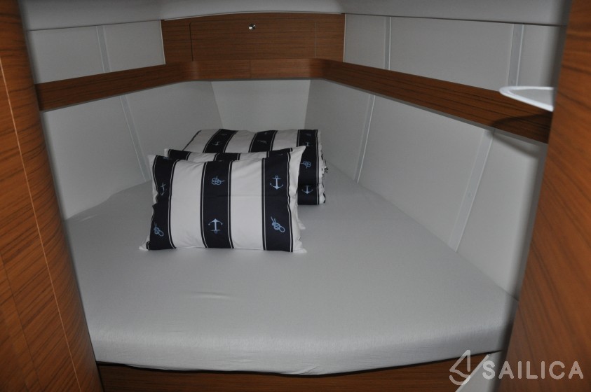Elan 40 Impression - Yacht Charter Sailica