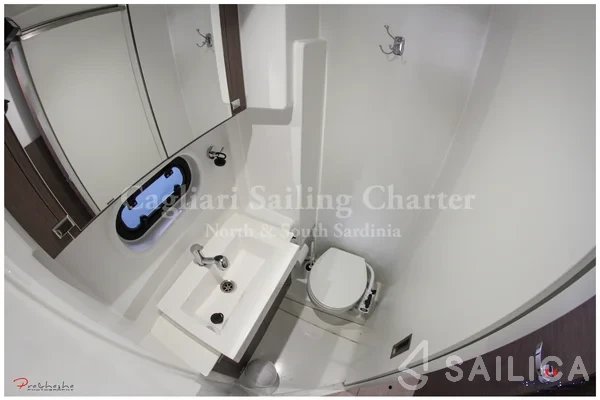 Bali 4.1 - Yacht Charter Sailica
