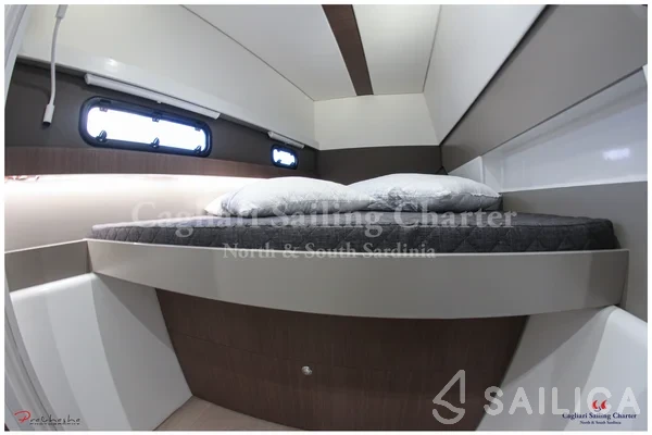 Bali 4.1 - Yacht Charter Sailica