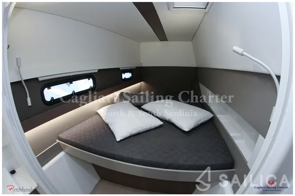 Bali 4.1 - Yacht Charter Sailica