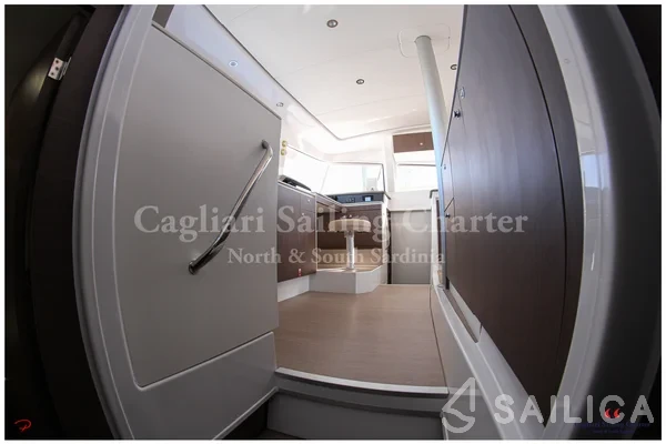 Bali 4.1 - Yacht Charter Sailica