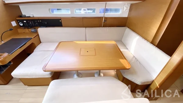 Sun Odyssey 519 - Yacht Charter Sailica