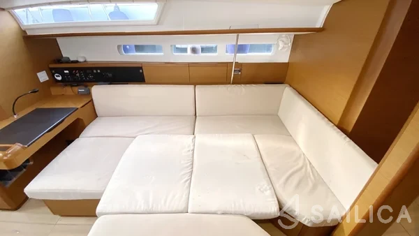 Sun Odyssey 519 - Yacht Charter Sailica