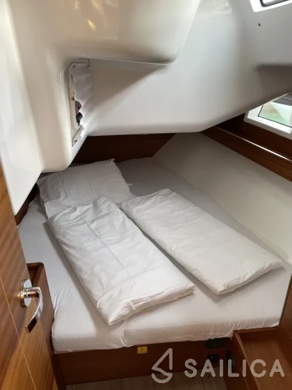 Elan Impression 40.1 - Yacht Charter Sailica