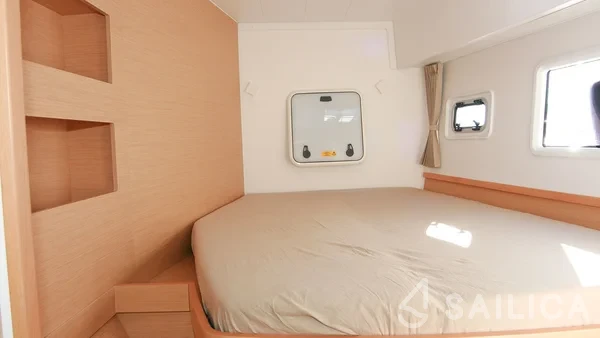 Lagoon 42 - Yacht Charter Sailica