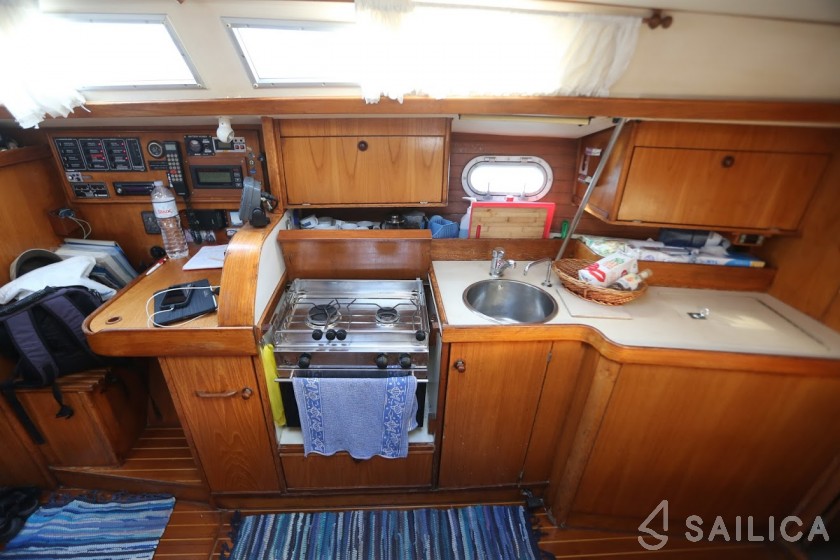 Sun Odyssey 33 - Yacht Charter Sailica