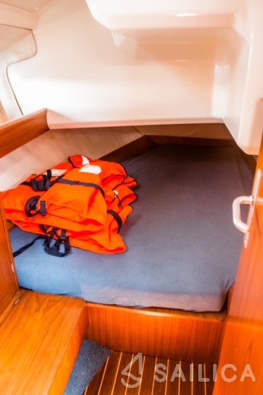 Sun Odyssey 33 - Yacht Charter Sailica