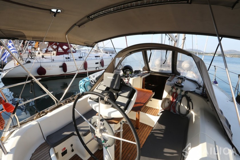 Sun Odyssey 33 - Yacht Charter Sailica