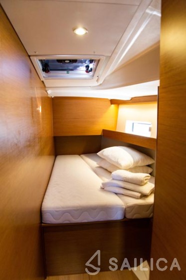 Sun Odyssey 490 - Yacht Charter Sailica