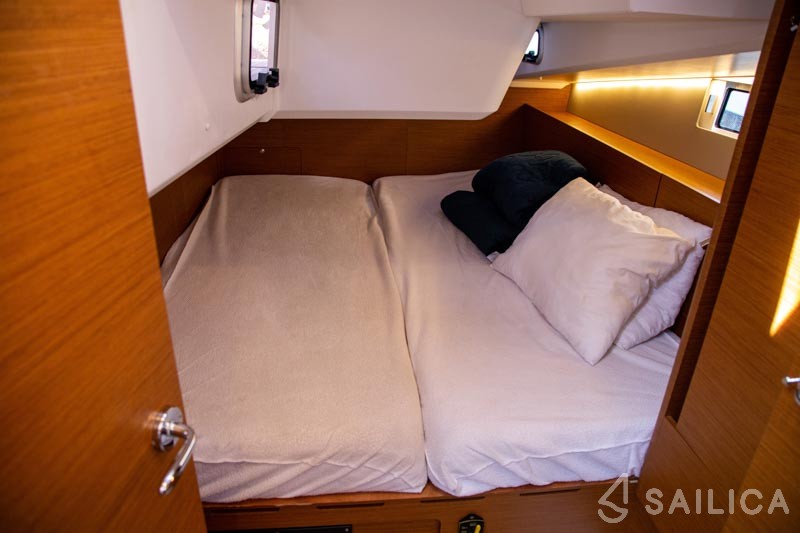 Sun Odyssey 490 - Yacht Charter Sailica