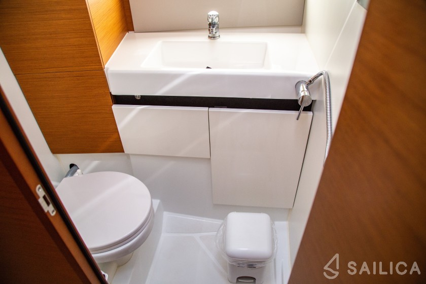 Sun Odyssey 490 - Yacht Charter Sailica