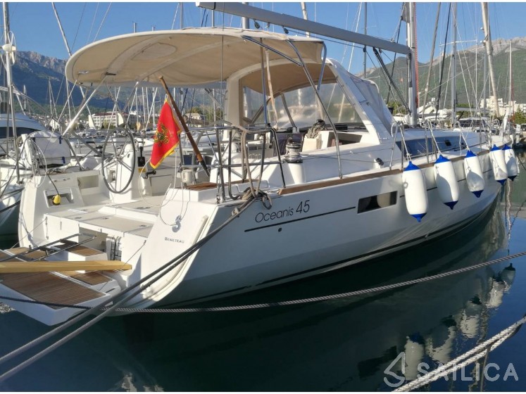 Oceanis 45 - Yacht Charter Sailica
