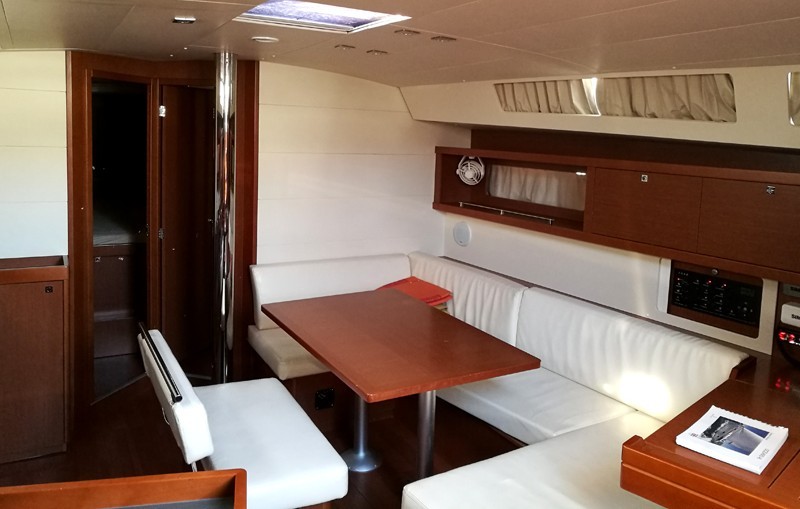 Oceanis 45 - Yacht Charter Sailica