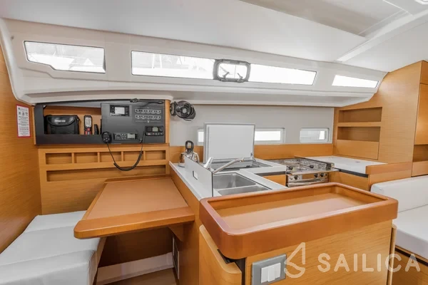 Sun Odyssey 410 - Yacht Charter Sailica