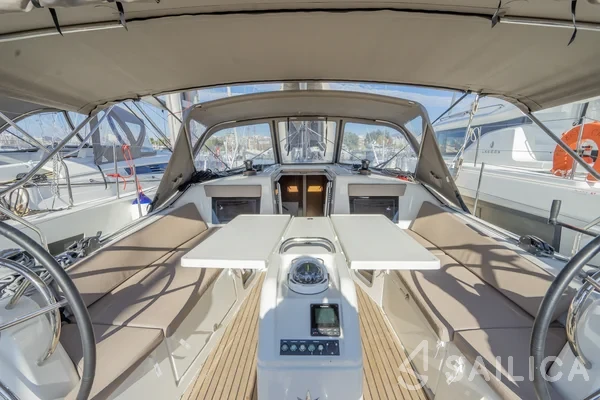 Sun Odyssey 410 - Yacht Charter Sailica