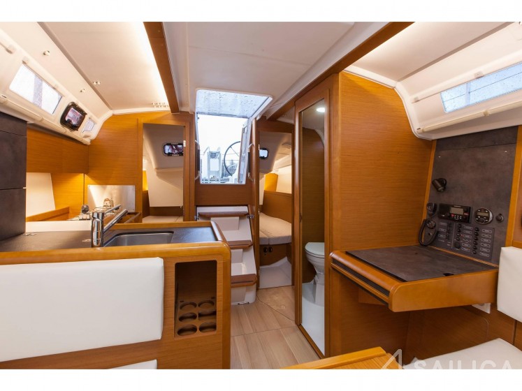 Sun Odyssey 349 - Yacht Charter Sailica