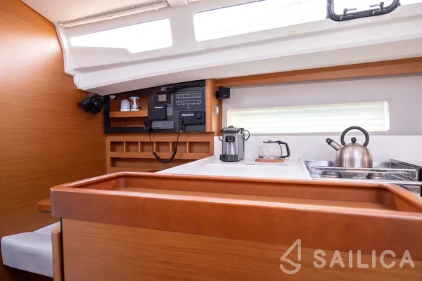 Sun Odyssey 440 - Yacht Charter Sailica