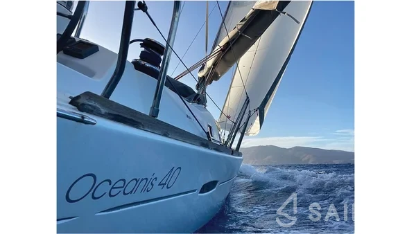 Oceanis 40 - Yacht Charter Sailica