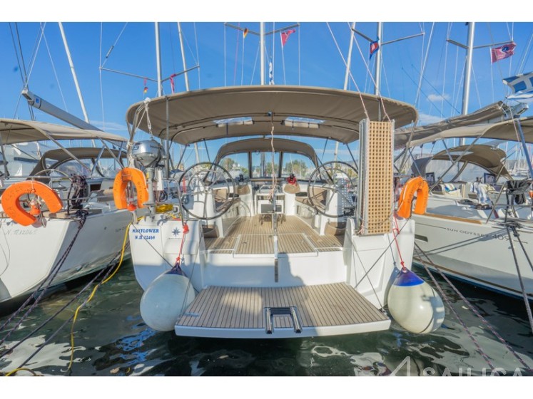 Sun Odyssey 519 - Yacht Charter Sailica