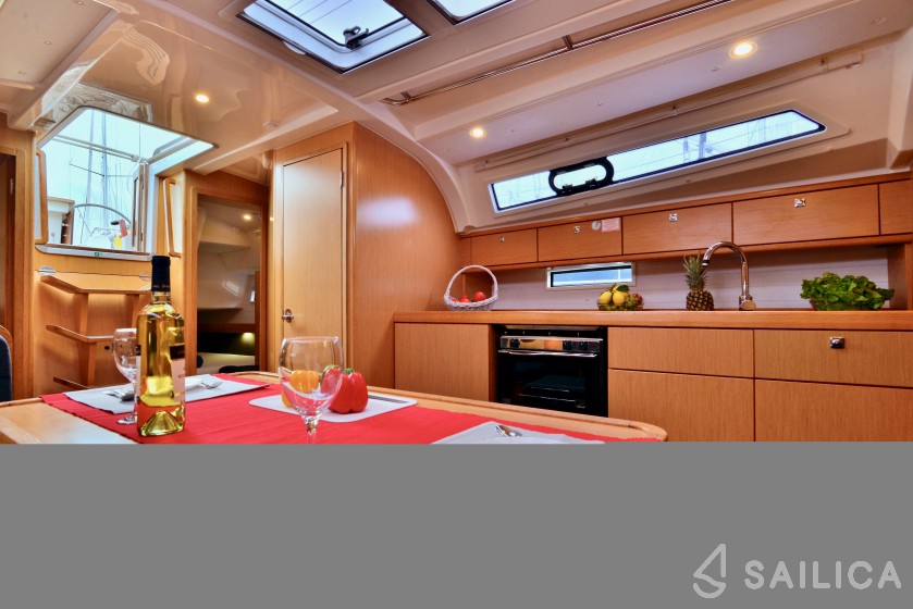 Bavaria 41 Cruiser - Yacht Charter Sailica