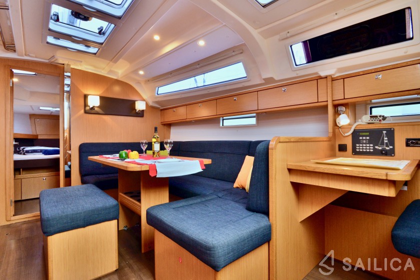 Bavaria 41 Cruiser - Yacht Charter Sailica