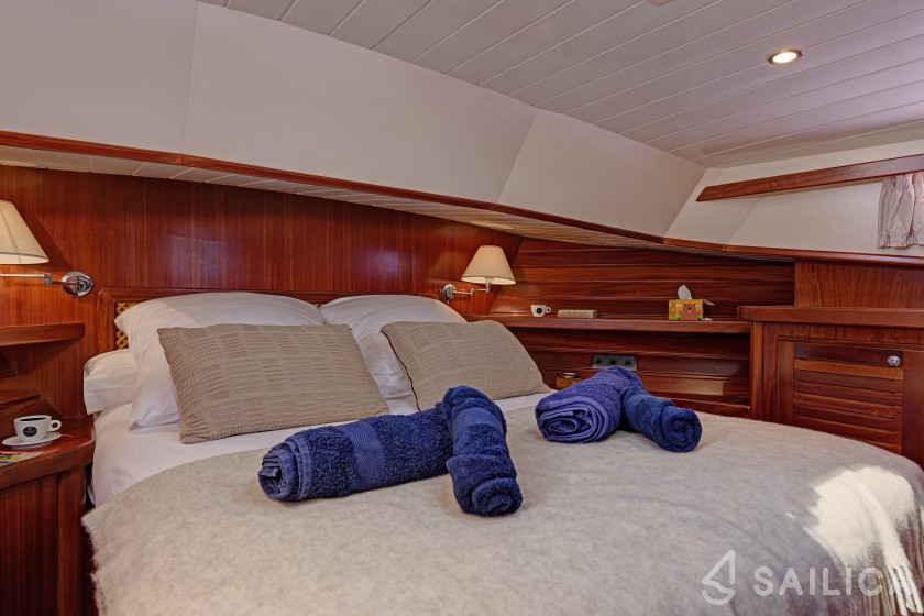Menorquin 160 - Yacht Charter Sailica