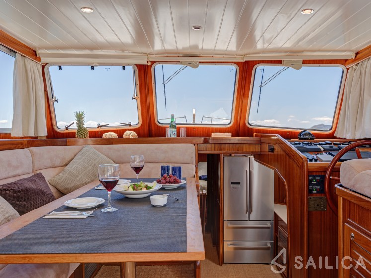Menorquin 160 - Yacht Charter Sailica