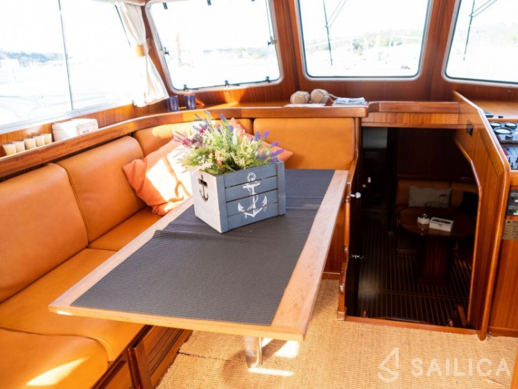 Menorquin 160 - Yacht Charter Sailica