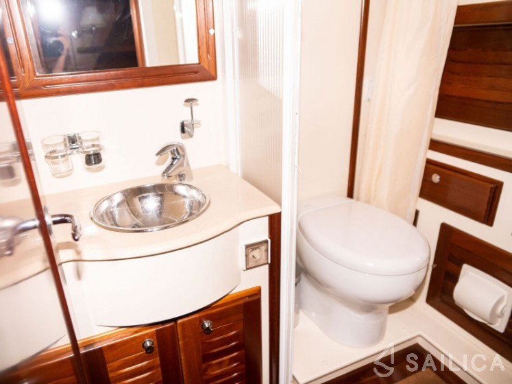 Menorquin 160 - Yacht Charter Sailica