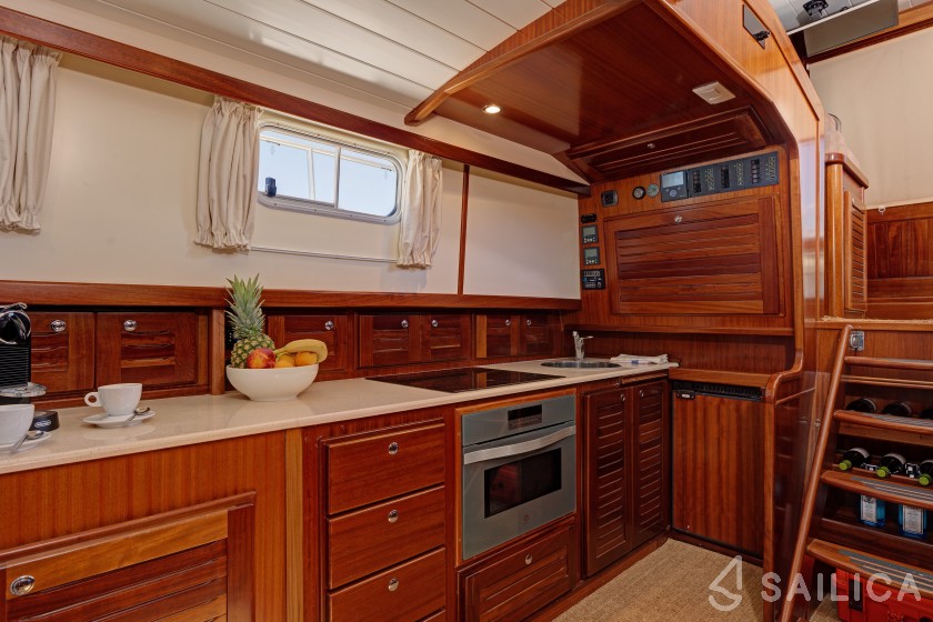 Menorquin 160 - Yacht Charter Sailica