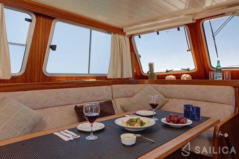 Menorquin 160 - Yacht Charter Sailica