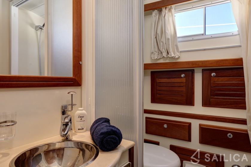 Menorquin 160 - Yacht Charter Sailica