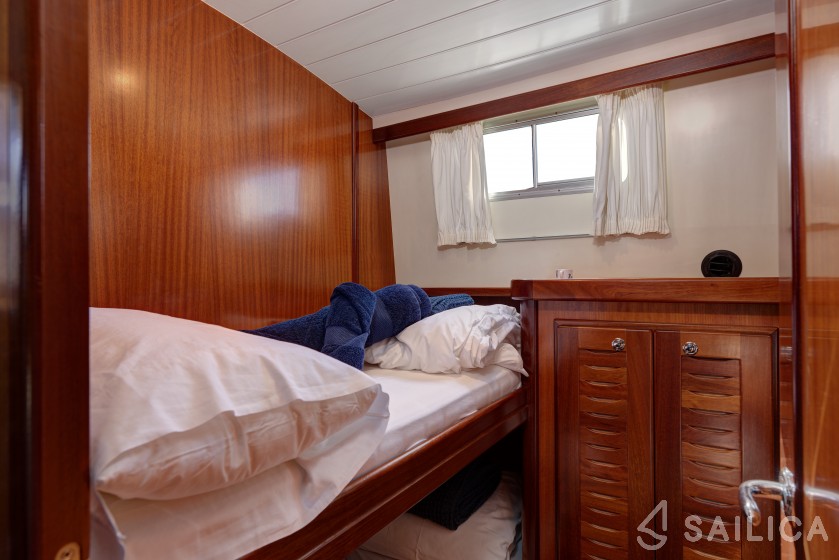 Menorquin 160 - Yacht Charter Sailica