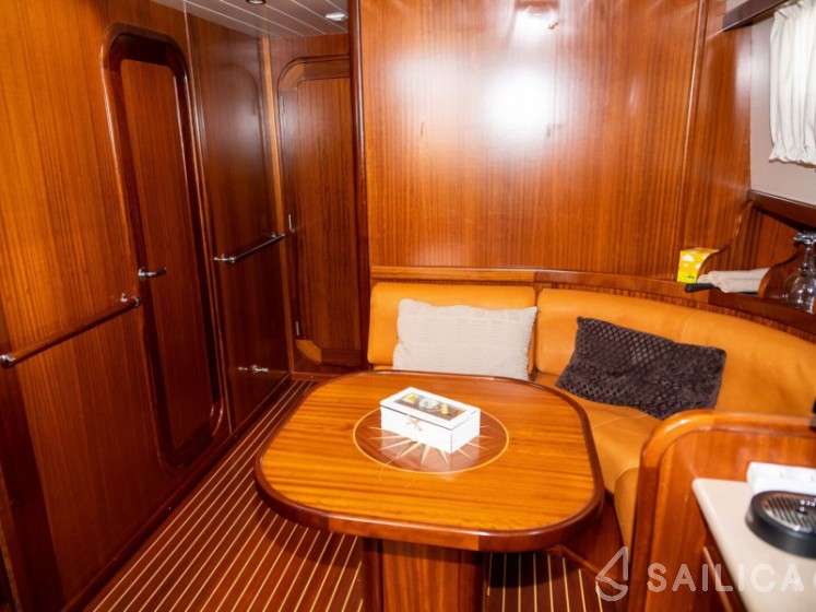 Menorquin 160 - Yacht Charter Sailica