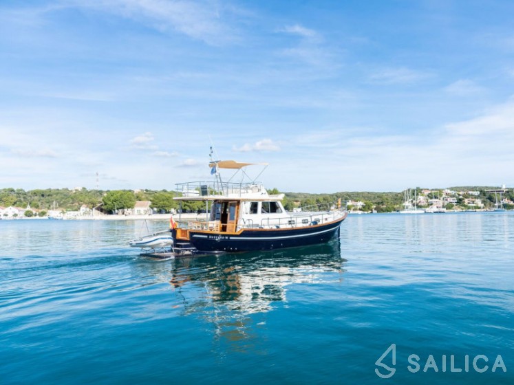 Menorquin 160 - Yacht Charter Sailica