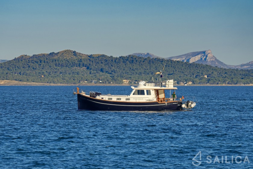 Menorquin 160 - Yacht Charter Sailica