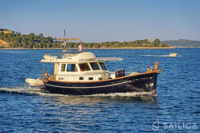 Menorquin 160 - Yacht Charter Sailica