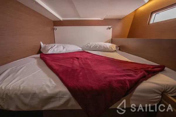 Oceanis 51.1 - Yacht Charter Sailica