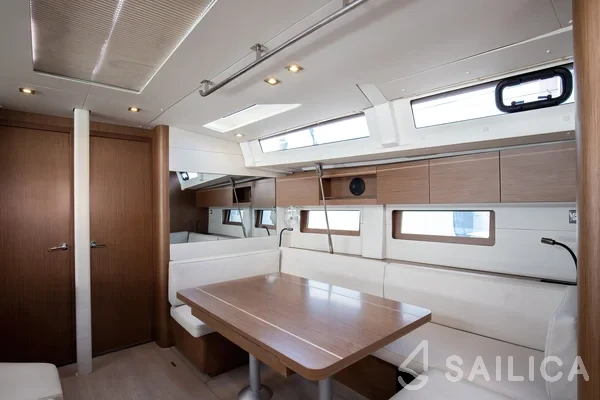 Oceanis 51.1 - Yacht Charter Sailica