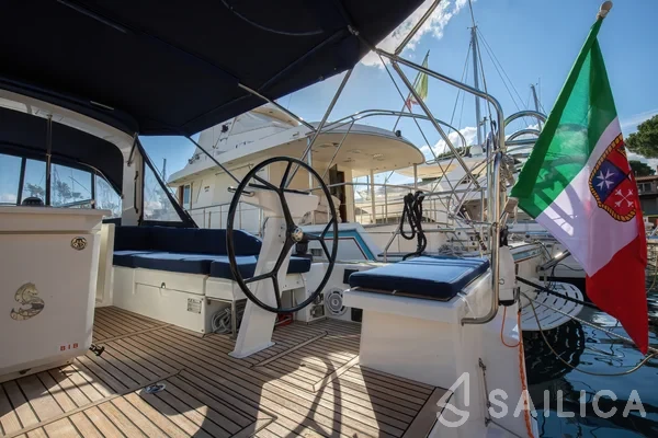 Oceanis 51.1 - Yacht Charter Sailica