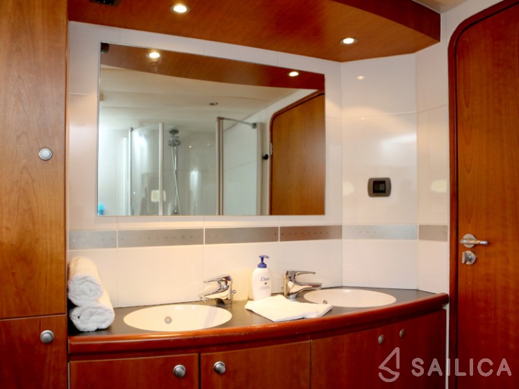 Pacific Allure 155 - Yacht Charter Sailica