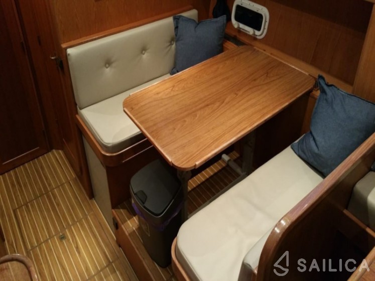 De Drait Renal 40 - Yacht Charter Sailica