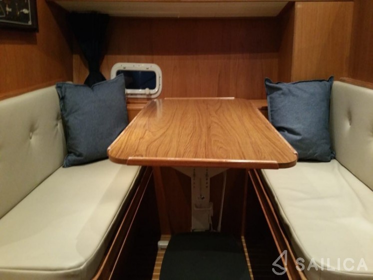 De Drait Renal 40 - Yacht Charter Sailica