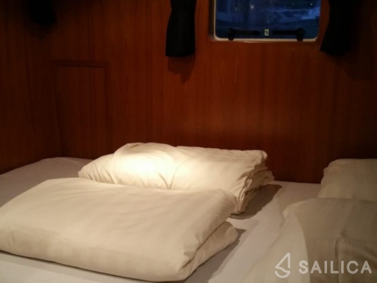 De Drait Renal 40 - Yacht Charter Sailica