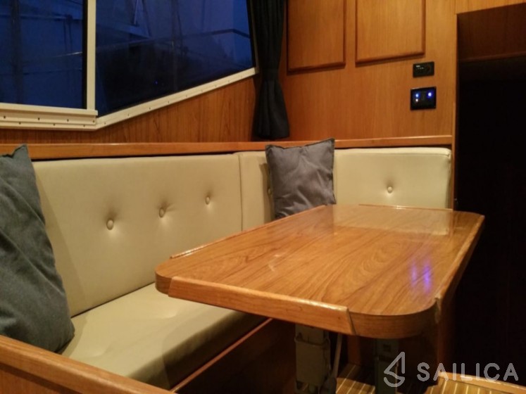 De Drait Renal 40 - Yacht Charter Sailica