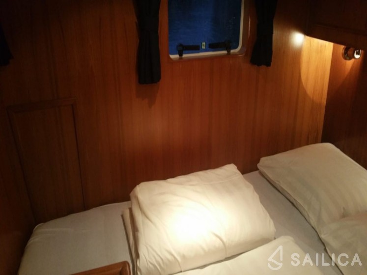 De Drait Renal 40 - Yacht Charter Sailica