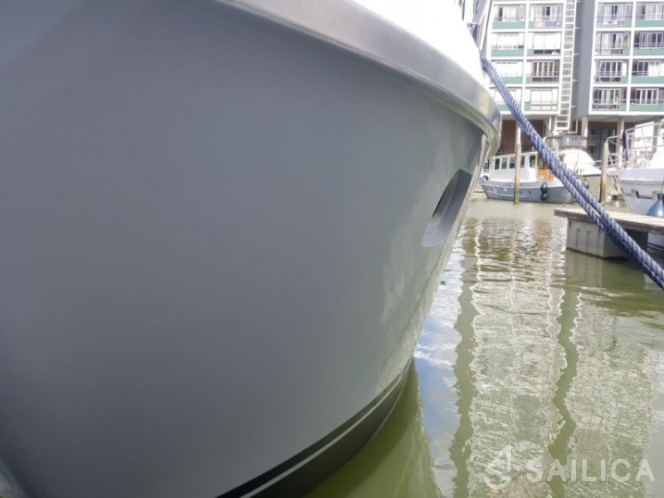 De Drait Renal 40 - Yacht Charter Sailica
