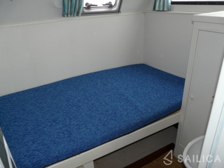 Merenpoort 1100s - Yacht Charter Sailica
