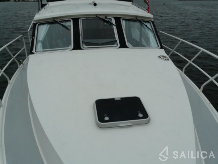 Merenpoort 1100s - Yacht Charter Sailica