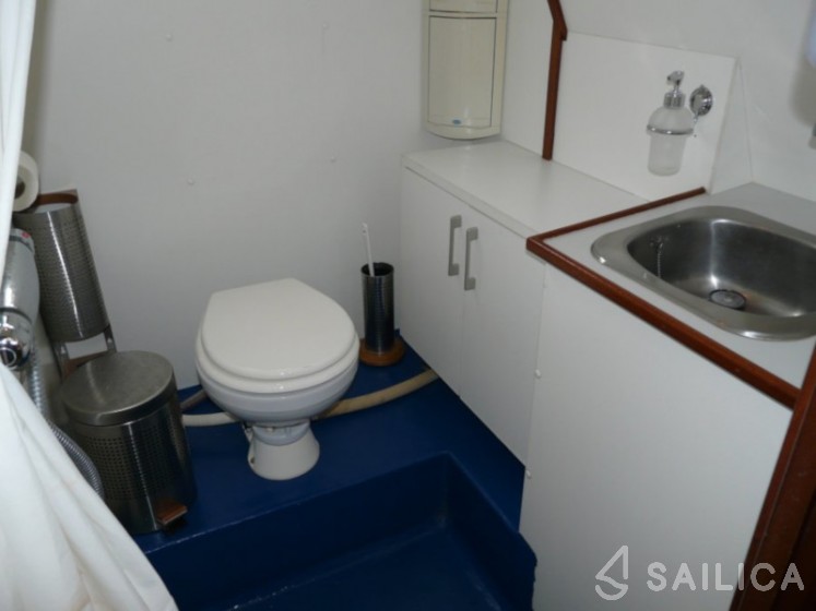 Merenpoort 1100s - Yacht Charter Sailica